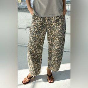 Le Bon Shoppe Arc Pants - Leopard